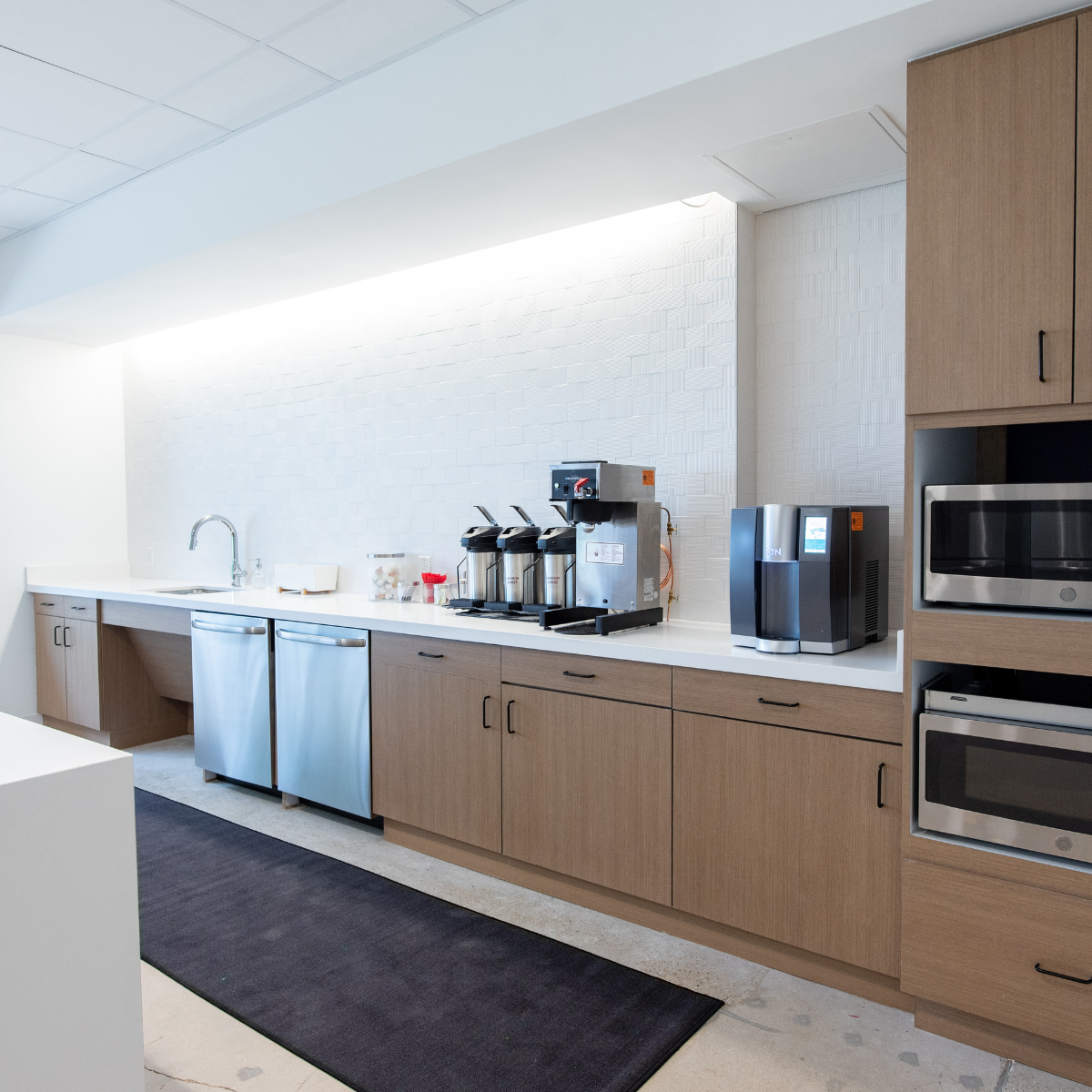 office_space_with_kitchen